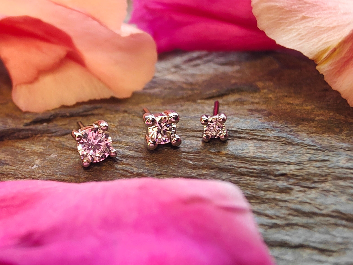 Buddha prong set cz